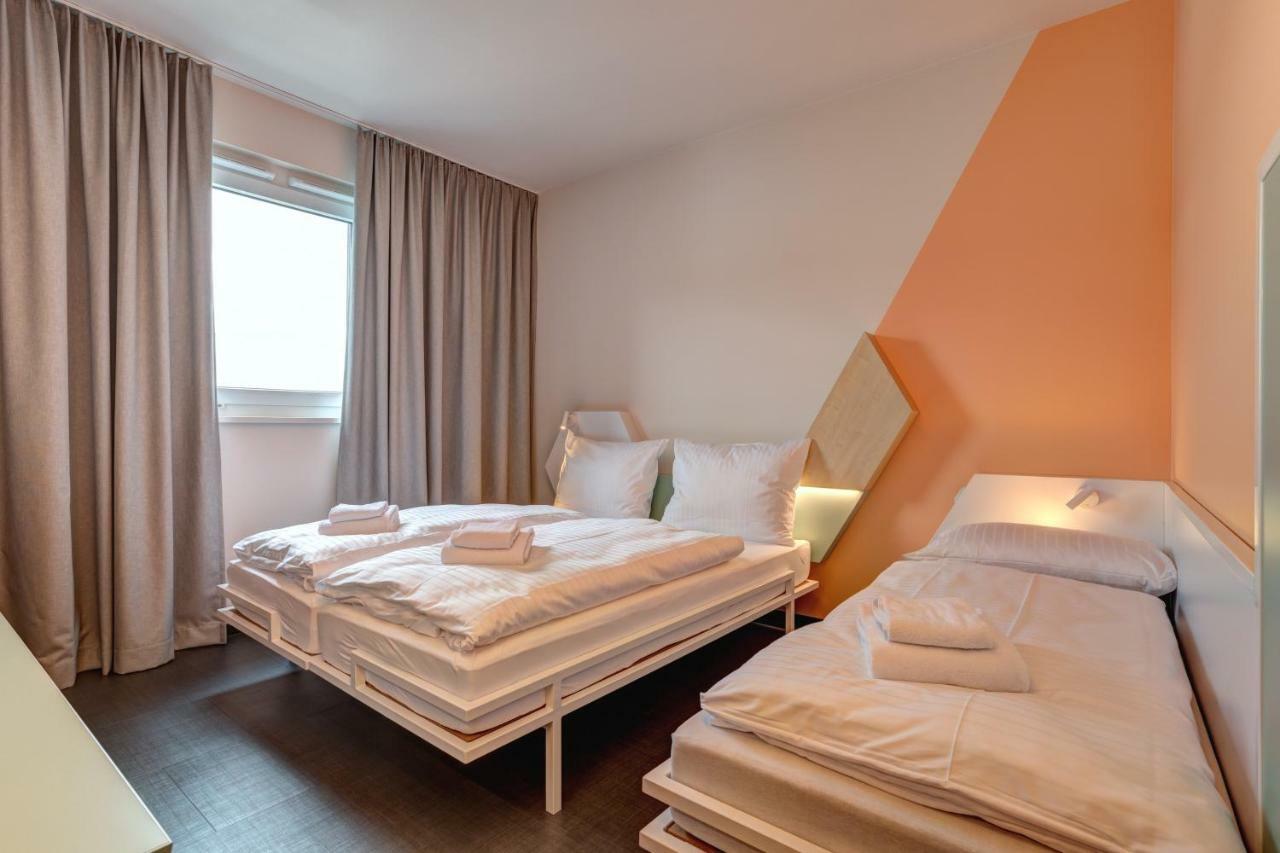 Meininger Hotel Heidelberg Hauptbahnhof Экстерьер фото